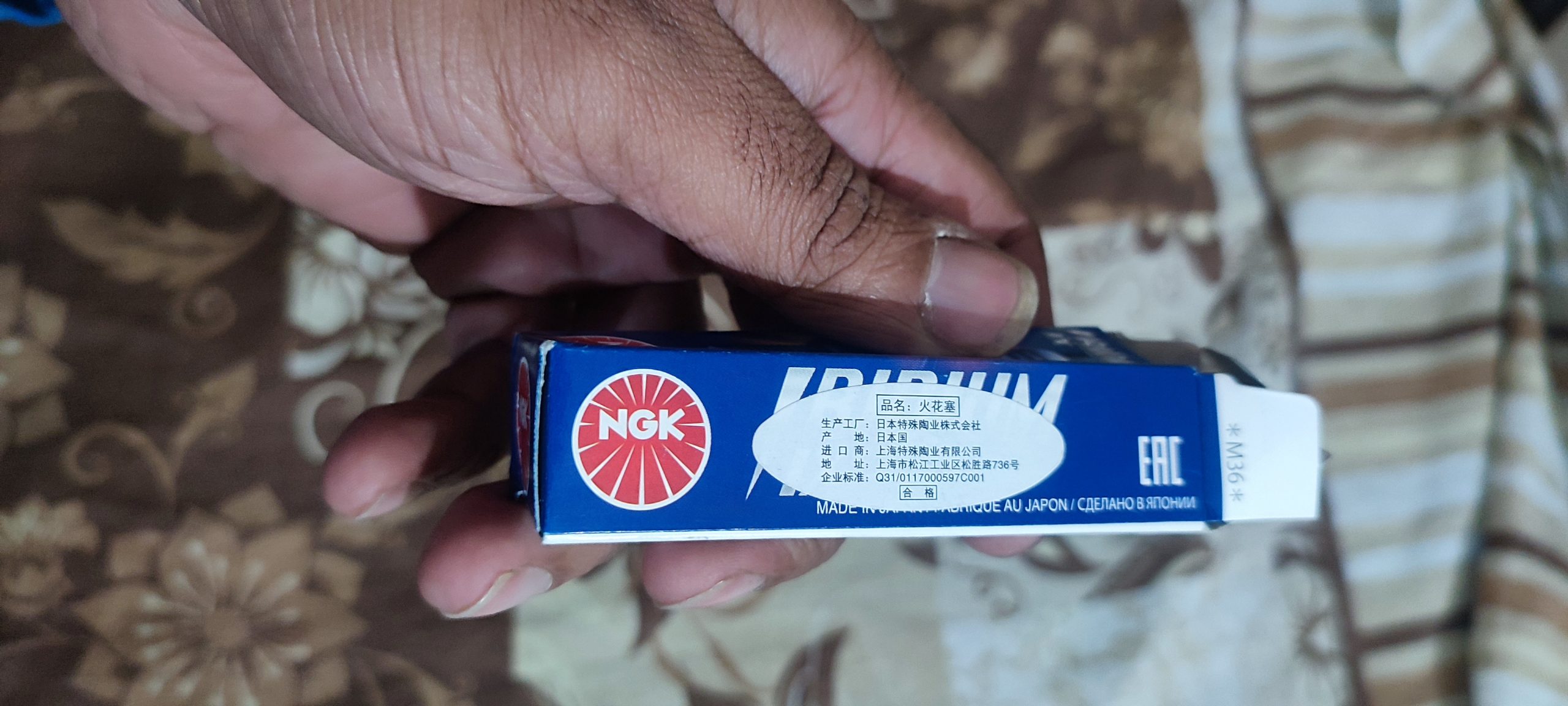 NGK Original CR6HIX , CR7HIX Iridium Spark Plug Motorcycle Spark Plug